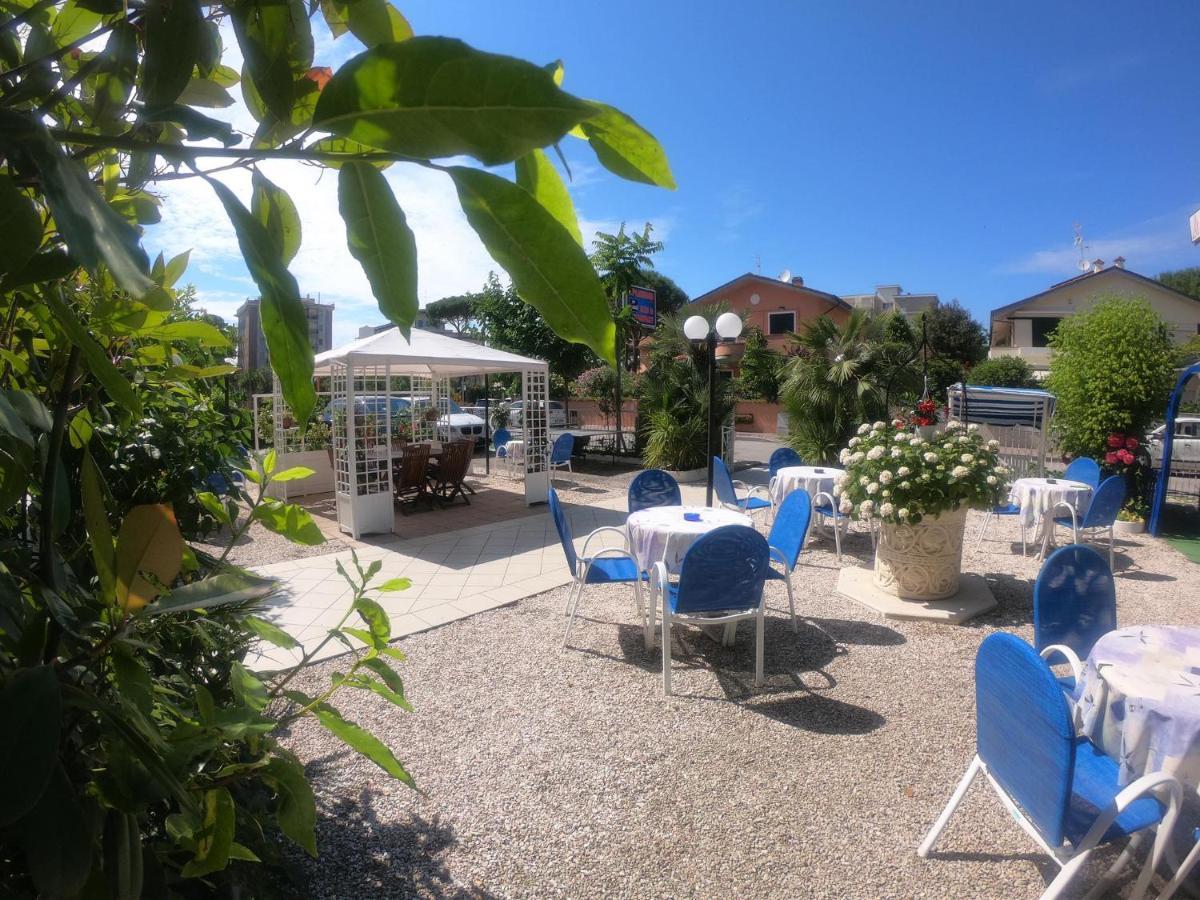 Splendid B&B Milano Marittima Bagian luar foto