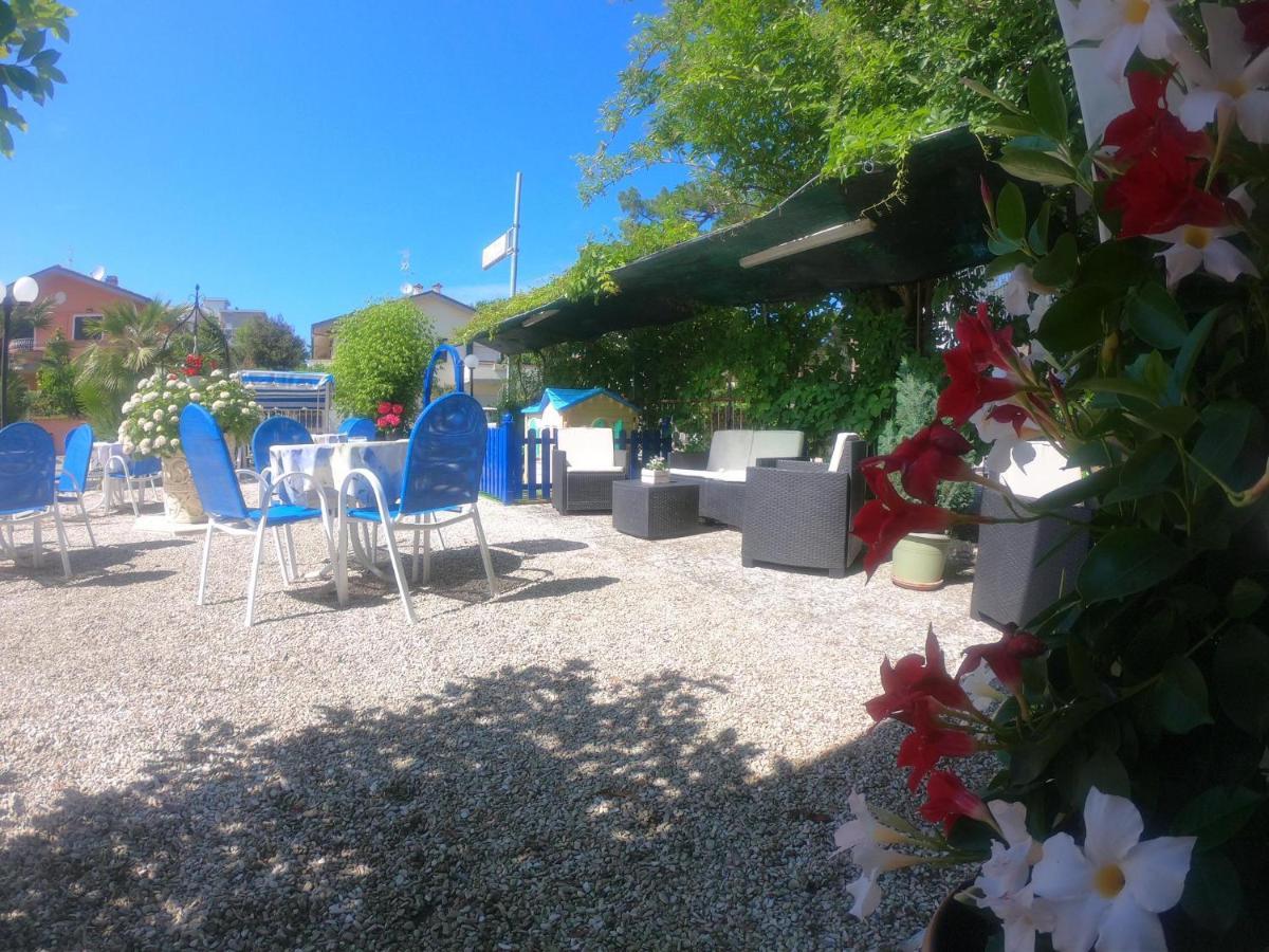 Splendid B&B Milano Marittima Bagian luar foto