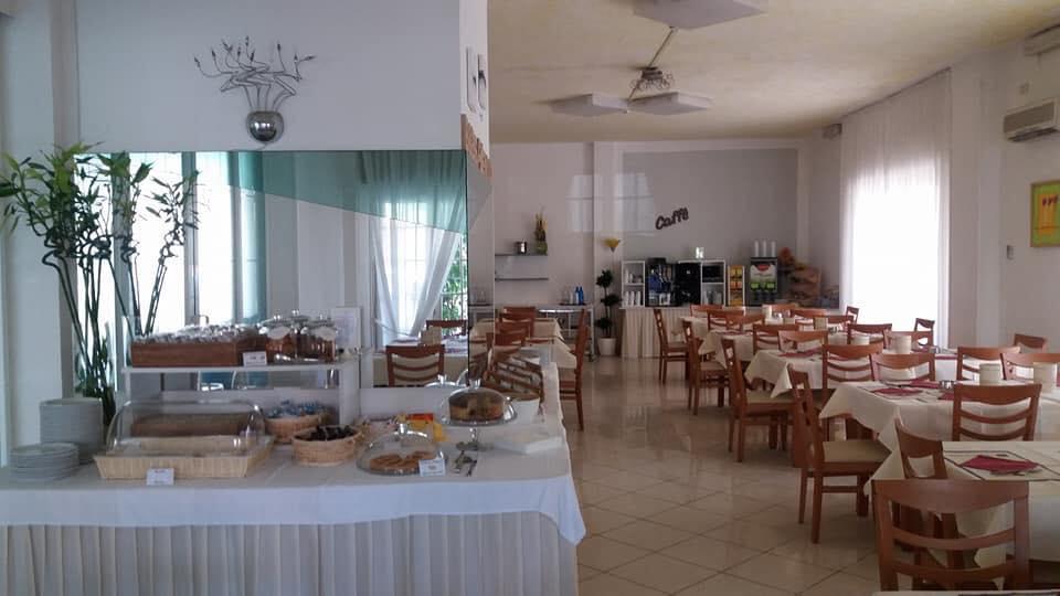 Splendid B&B Milano Marittima Bagian luar foto