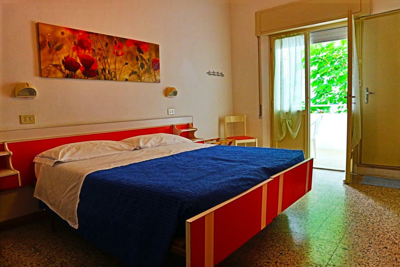 Splendid B&B Milano Marittima Bagian luar foto